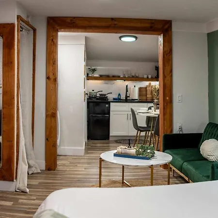Downtown 1Br Cottage For 4 - Renovated